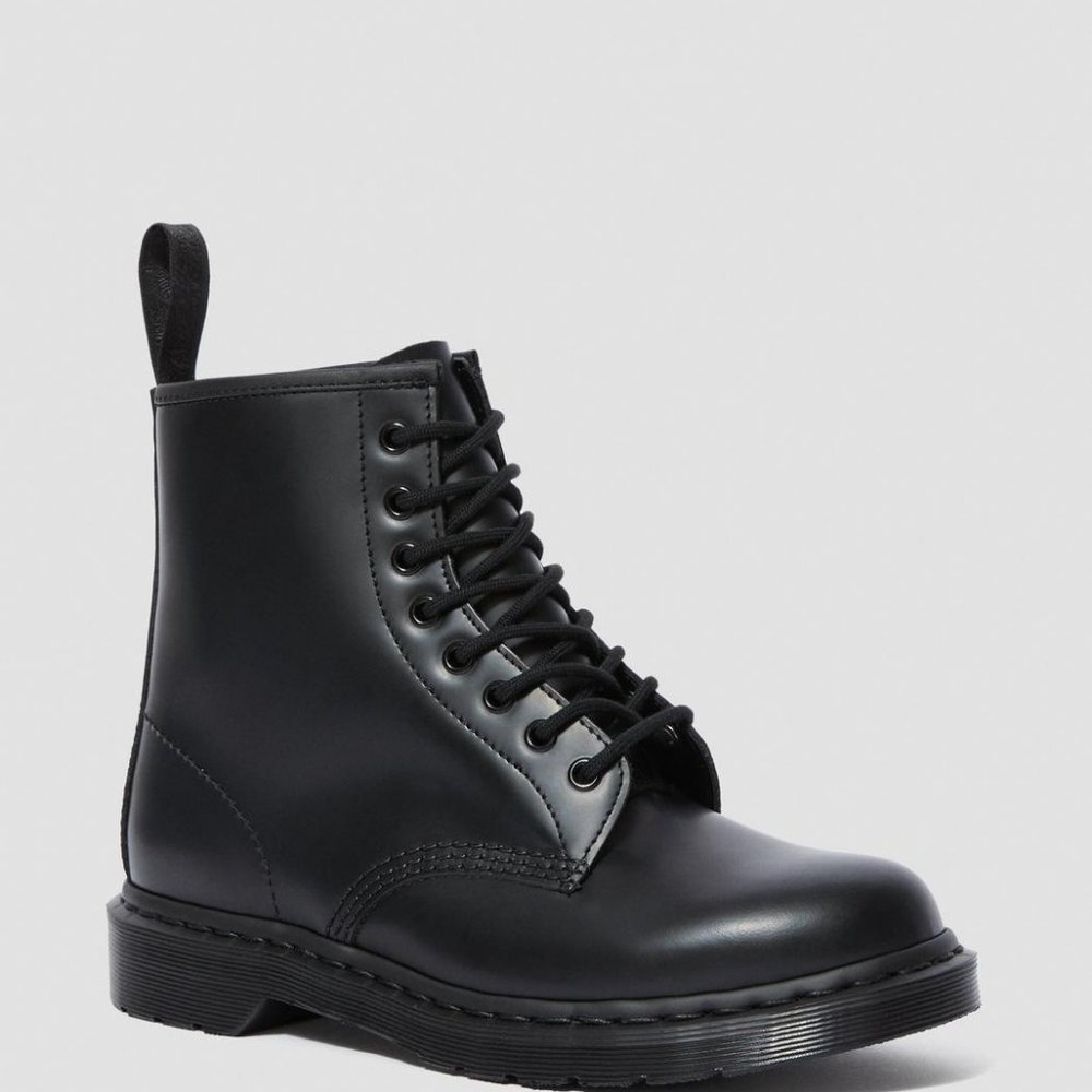 Dr. Martens 1460 MONO SMOOTH LEATHER LACE UP BOOTS